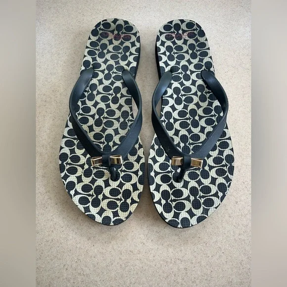 Coach Flip-Flops - Picture 2 of 5